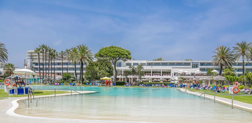 Atalaya Park Hotel with pool in foreground